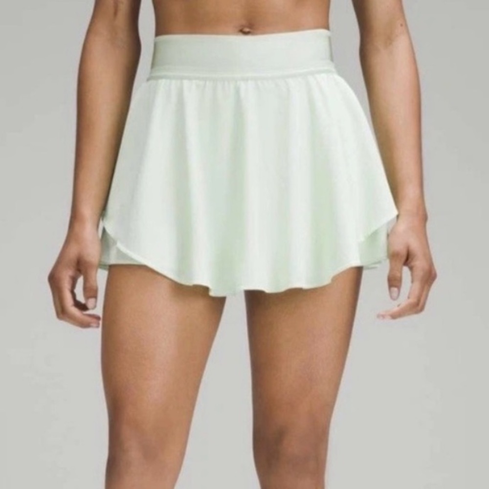 Lululemon Court Rival Skirt in Mint Monento Size 6